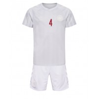 Danmark Simon Kjaer #4 Udebanesæt Børn VM 2022 Kortærmet (+ Korte bukser)